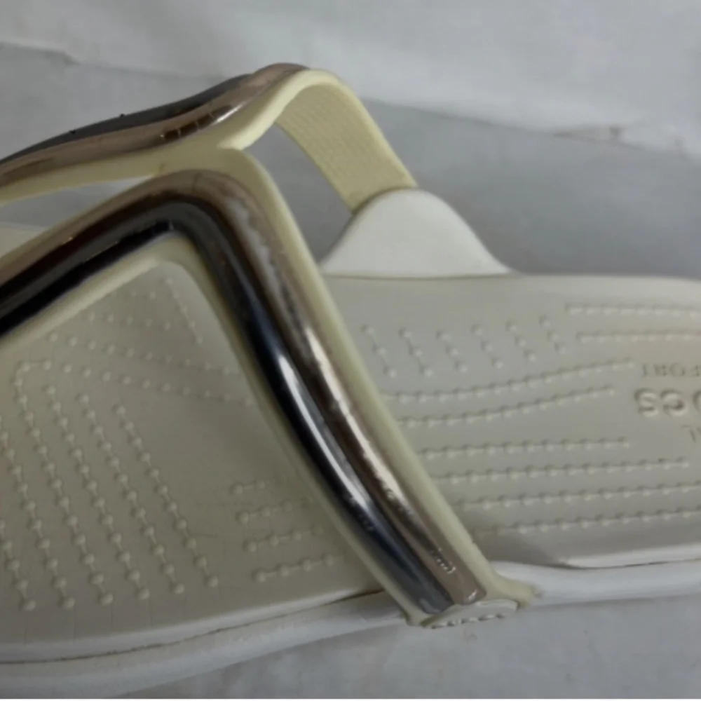 Crocs Sanrah Duel Comfort Thong White/Ivory Gold/Silver 205470 Women's Sz 7